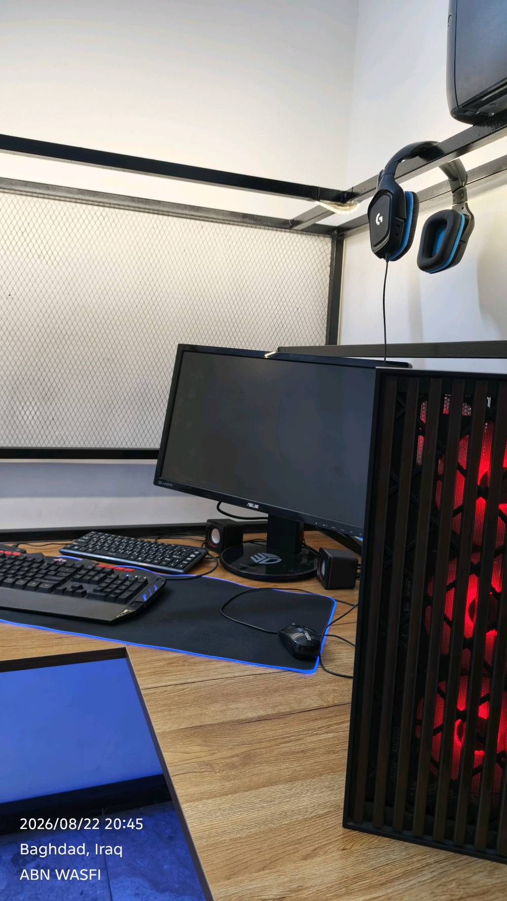pc تجميعه شاشا وكيس 
Intel(R) core(TM) i7-6700cpi@3.40GHz
Amd Radeon Rx580 8g 2048sp
Ddr4 Ram16g 
128ssd128 
Hhd 500 
Mainboard msi b250M شاشا 
باور سبلاي ماس 550
كيس ارجيبي  شركة سما 
تشغل أغلب الالعاب بعدادات جيده