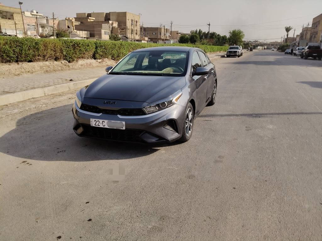 السلام عليكم 
كيا فورتي 2022 وارد امريكي محرك 2000
رقم اربيل شرط التحويل 
صور الحادث ولسونر مرفقة  
المواصفات
 تحديد مسار 
قيادة الية 
مثبت سرعة 
شاشة كبيرة 
كار بلي 
تحذير انصدام 
رادار 
وبعد بيهة مواصفات 
السعر ب 127
مكاني بغداد الشعب
للاستفسار: ***********
