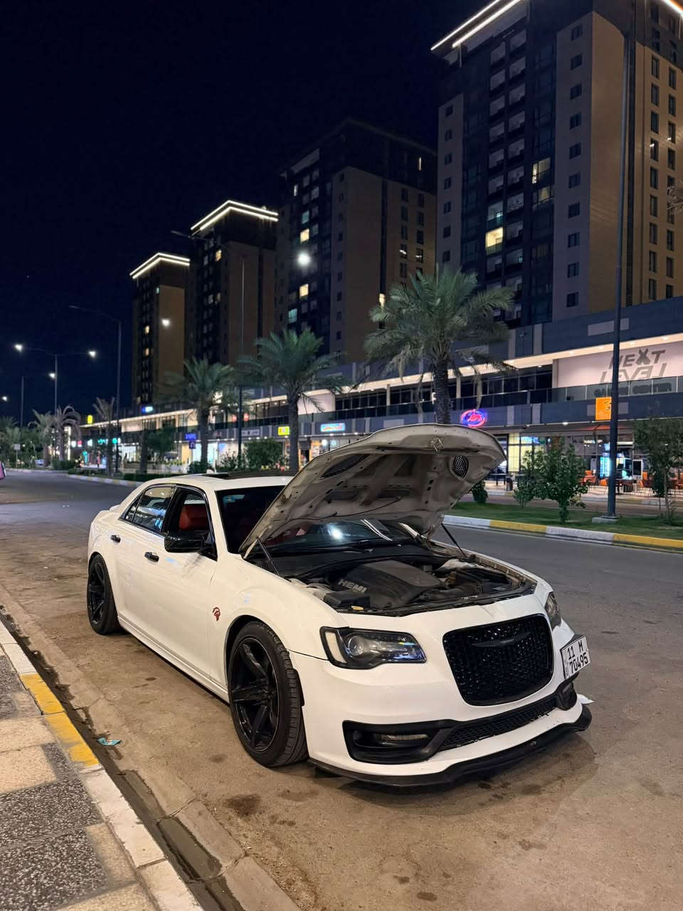 كرايسلر 300S • HEMI V8 • ٨٣٠٠٠ ميل