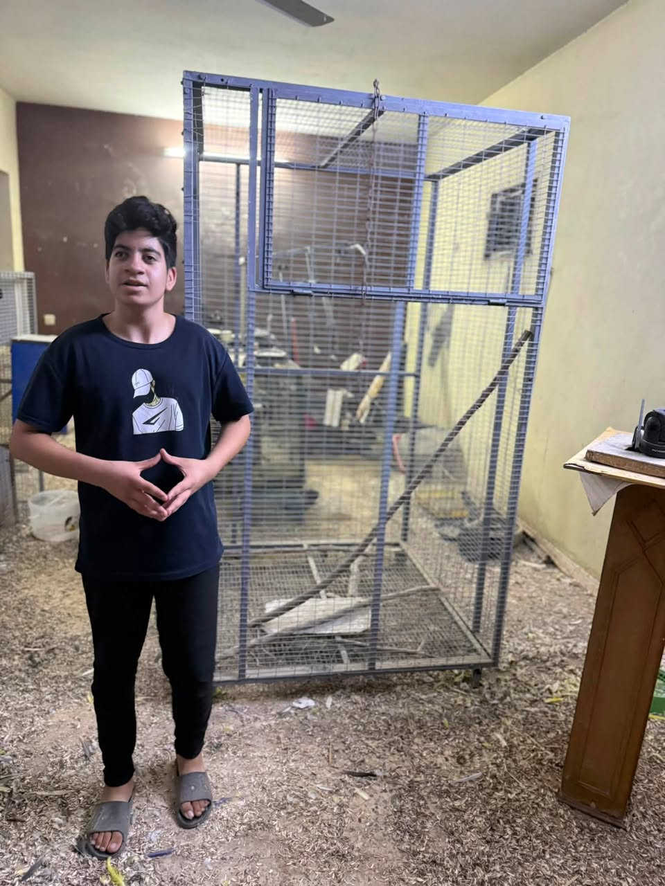 للبيع تفصال قياس ٢٠٠سم ارتفاع وعرض ١٢٠سم مربع يتفصخ قطع براغي مربوط مكاني جكوك رقمي ***********

