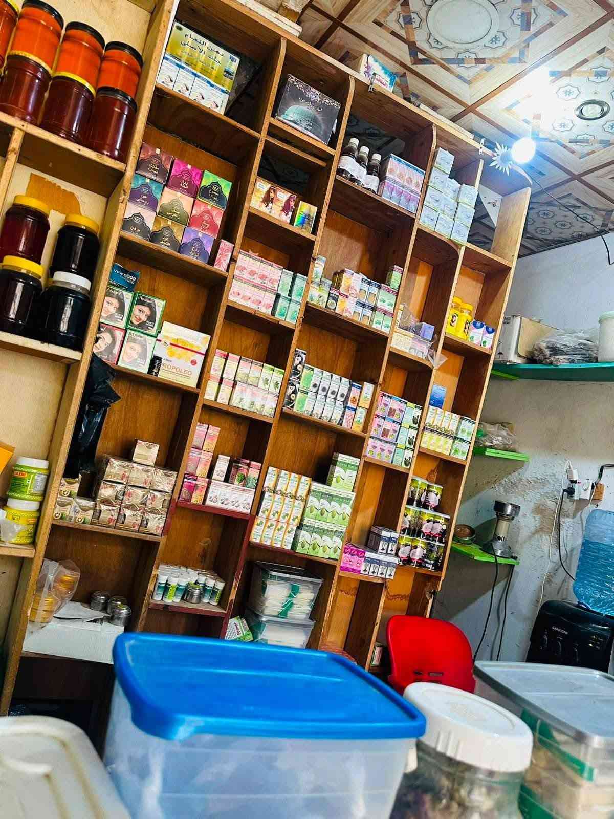 السلام عليكم 
تم وصول جميع انواع الاعشاب والزيوت في عطاريه ومعشب السيد العيثاوي 
ابهارات بانواعها 
خلطات شعر
خلطات مفاصل
زيوت بانواعها
صابون 
شامبو 
ماء ورد 
خل تفاح
اعشاب
حنه بانواعها
مسمنات عامه 
مسمنات وجه 

مكان بيجي حي العصري قرب مستشفى بيجي 
الستفسار 
***********
توصيل داخل بيجي

