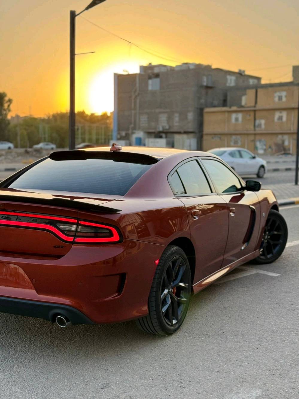 دوج جارجر 23GT بلاك ادشن زيرو
فحص مؤقت اني مستورد 
السعر 235
للتواصل ***********
هلا بيك، شكد ممشى الدوج جارجر بالضبط؟ وهل العداد أصلي بدون أي تصحيح أو تبديل؟: 
زيرو 4الف حقيقي
وين موقع السيارة هسه؟ يعني بأي محافظة/منطقة حتى المشتري يعرف يراجعك؟: 
نجف
ممكن توضحلي شنو مواصفاتها كاملة غير (23GT بلاك ادشن)؟ بيها فتحة، شاشه كبيرة، كاميرا، حساسات، تشغيل بصمة أو أي إضافات؟: 
كراسي حضن كامره حساس لايت زنون بلادي شاشه كبيره 
هل السيارة صبغها وكالة 100% وبيها أي حادث أو سمكرة/رش غير مذكور؟ وإذا بيها ملاحظات تكتبها بصراحة.: 
صور الحادث موجوده
بالنسبة للأوراق: الاستيراد والجمارك والفحص المؤقت كلها مكتملة؟ وشنو آخر سعر وياك وهل السعر قابل للتفاوض؟: 
نعم بأسمي 