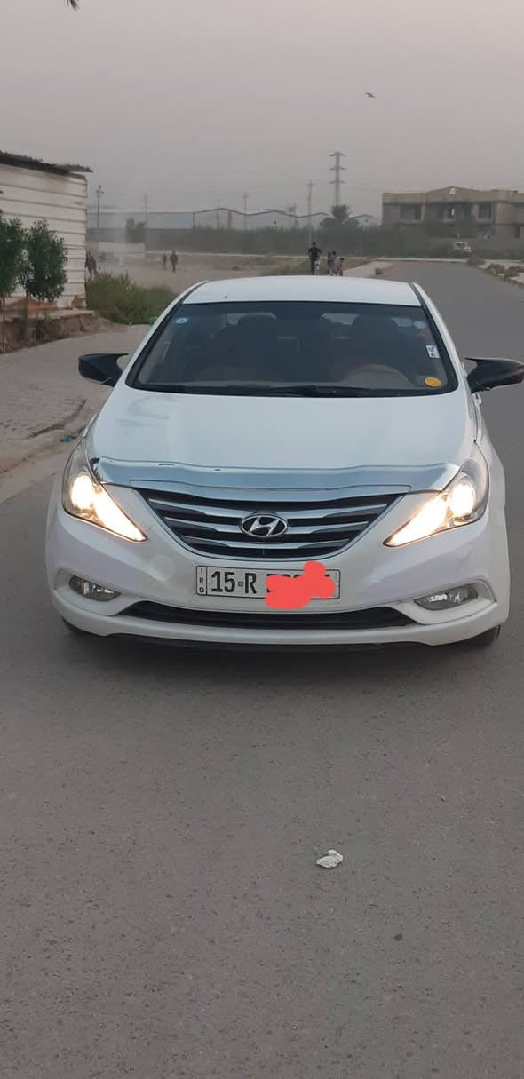 سلام عليكم سوناتا 11 امريكي نضيفة داخل وخارج تغليف أرضية جلد بل كامل درجة أولى دوشمة كشنات حفاض عل اصلي منضومة تبريد راقي كير محرك تبريد خير من الله باتري اصلي قبل يومين شديتة 
مع عبوة وفيت بم اصلي ضررها فقط دعامية وشوية من البنيد بدون اي دواخل والسونار يحكم الي مأشر بل سونار بس بلاستك دعاميات ودواسات  الصدر يراد شغل يعني صدرها ٥٠/١٠٠  رقم انبار السعر 92 وبيها مجال ***********
