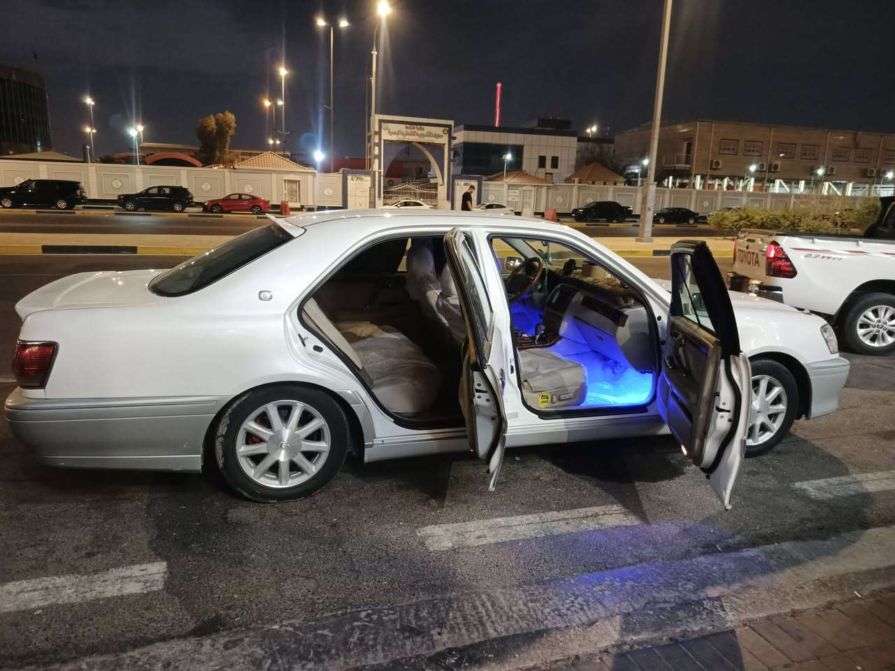 سلام عليكم ملكه للبيع وترهم مراوس بكامري 14 او 15
سياره كامل الموصفات عدا لفتحه 
اربع دكم 
مري شفط 
برده خلفيه 
دبل شاشه 
تبريد قطعتين 
كير محرك 1ع1
سياره كرستال
دفورت جبير
تايرات حداديه بل جيس
قرار 48
شاصي 175
رقم نكليزي كركوك وين ما عجبك داور 
تحويرته امارات 
سياره مكفوله من كصه من نقل جثه  بيه طخه خفيفه وهذا مو عيب شرعي
سياره حلوه احله من بل صوره ترايك لبصره 
وباقي لموصفات معروفه كشنات كهرباي
سعر 140 
مكان سياره بابل القاسم ***********
