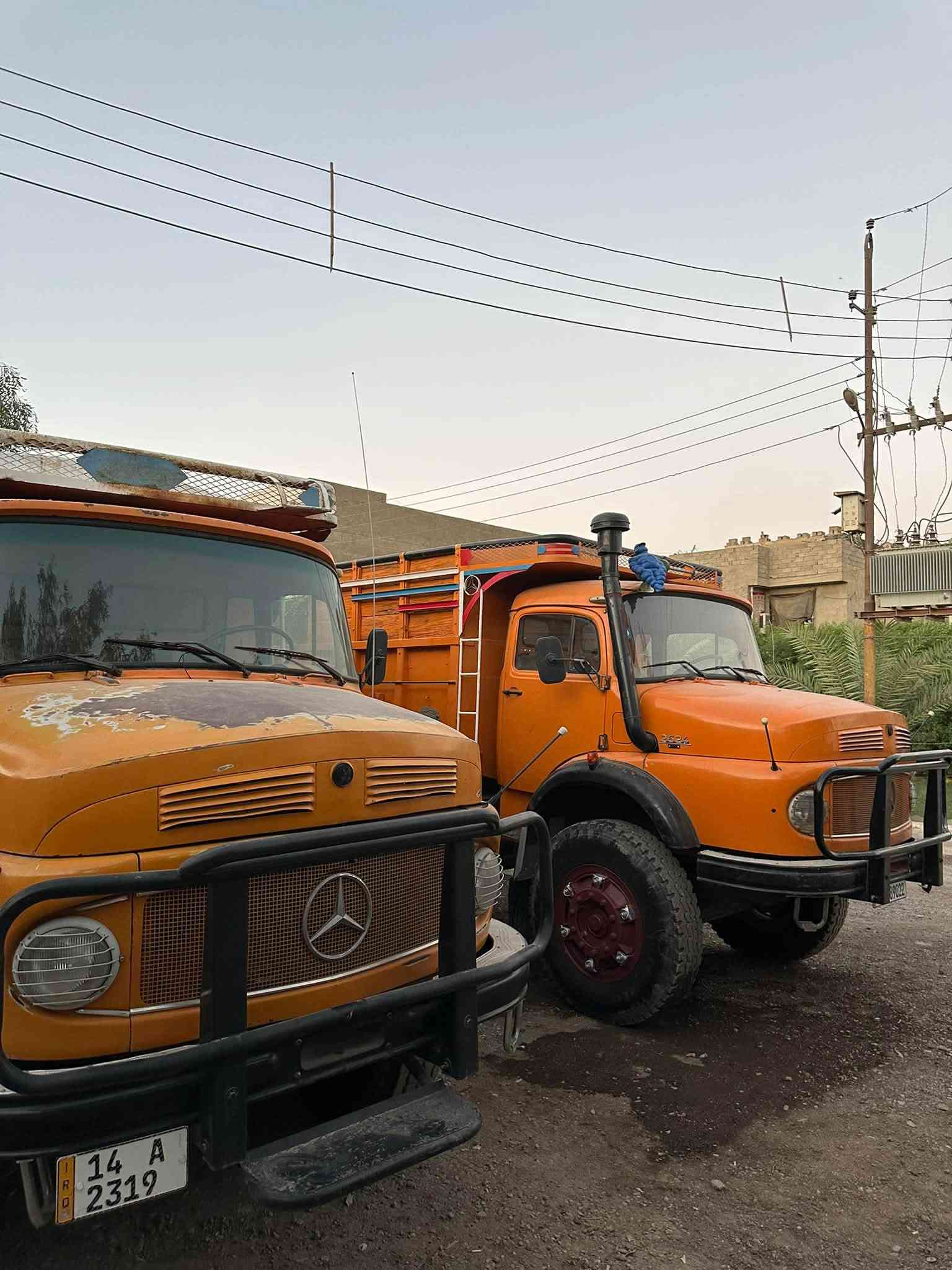 مارسدس اقجم موديل 1981 ثنين رقم بغداد وبصرة انكليزي مكاين عادية كير 90 بلاديات *********** مكاني بغداد
