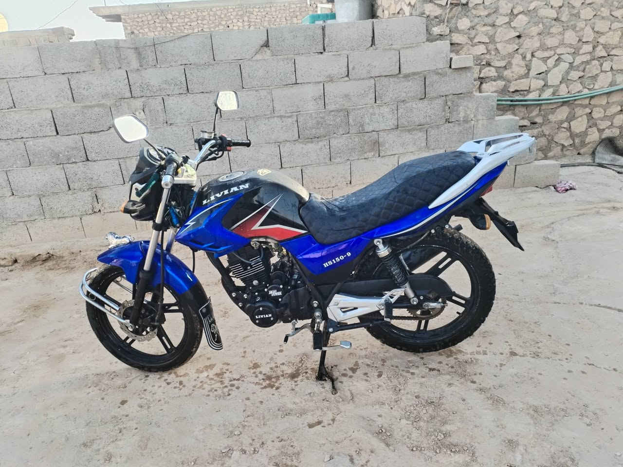 سلام عليكم
موطور للبيع 
محرك كير شرط 
محرك 150 

موديل 2020 
يرهم مراوس 
سعر 700 
مكان حديثه 
اتصال ***********
