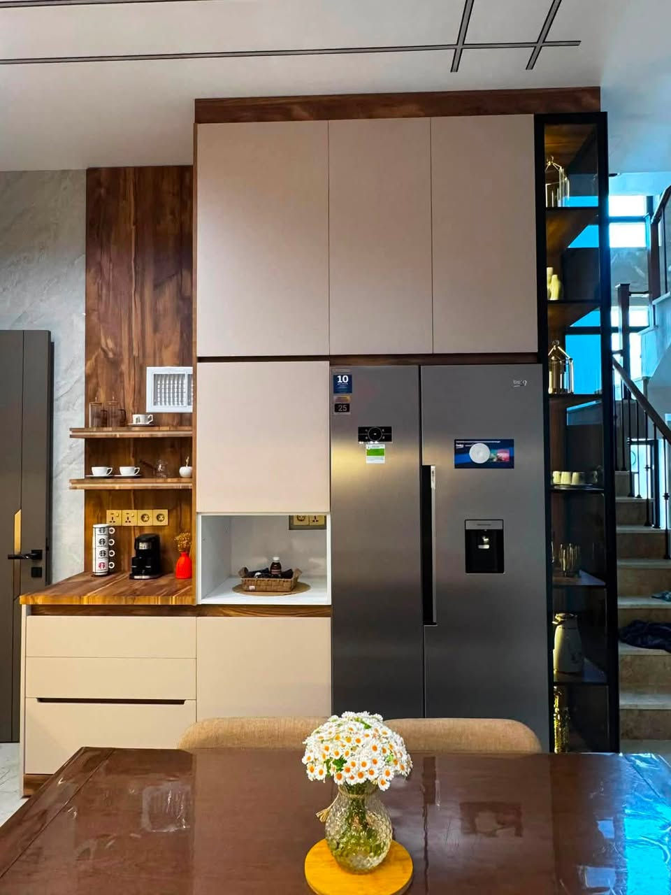 📢✨ مطابخ الشرق – حيث يلتقي الجمال بالإتقان! ✨📢
💡 تصميم عصري | 🏡 جودة مضمونة | 🔧 تنفيذ باحترافية عالية

هل تحلم بمطبخ أنيق، عملي، ومصنوع ليدوم؟
مع مطابخ الشرق، نحول حلمك إلى واقع ملموس بأحدث التصاميم وأفضل الخامات!

✅ تصاميم عصرية تلائم جميع الأذواق والمساحات
✅ خامات عالية الجودة تدوم لسنوات
✅ تنفيذ دقيق بأيدي خبراء محترفين
✅ ضمان حقيقي لمدة 5 سنوات على التصنيع والتركيب
✅ نقل وتركيب مجاني داخل الموصل

💬 لأننا نعرف أن المطبخ هو قلب البيت، نُبدع لنقدّم لك تحفة فنية تليق بذوقك وتناسب احتياجاتك.

📍 موقعنا: الموصل – حي النجار، مقابل فندق الموصل
📞 للاستفسار والتواصل:
• ***********
• ***********
• ***********

#مطابخ_الشرق | #مطابخ_بجودة_عالية | #مطابخ_مودرن | #تصميم_حسب_الطلب |
