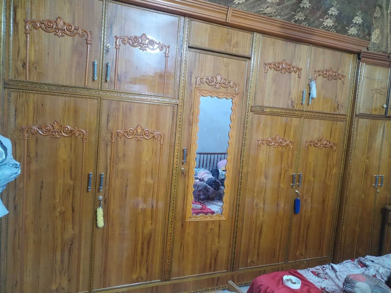 غرفه نوم نضيفه مستعمله شي قليل كلشي ما بيها وسعر 750 مكاني زعفرانيه ***********
