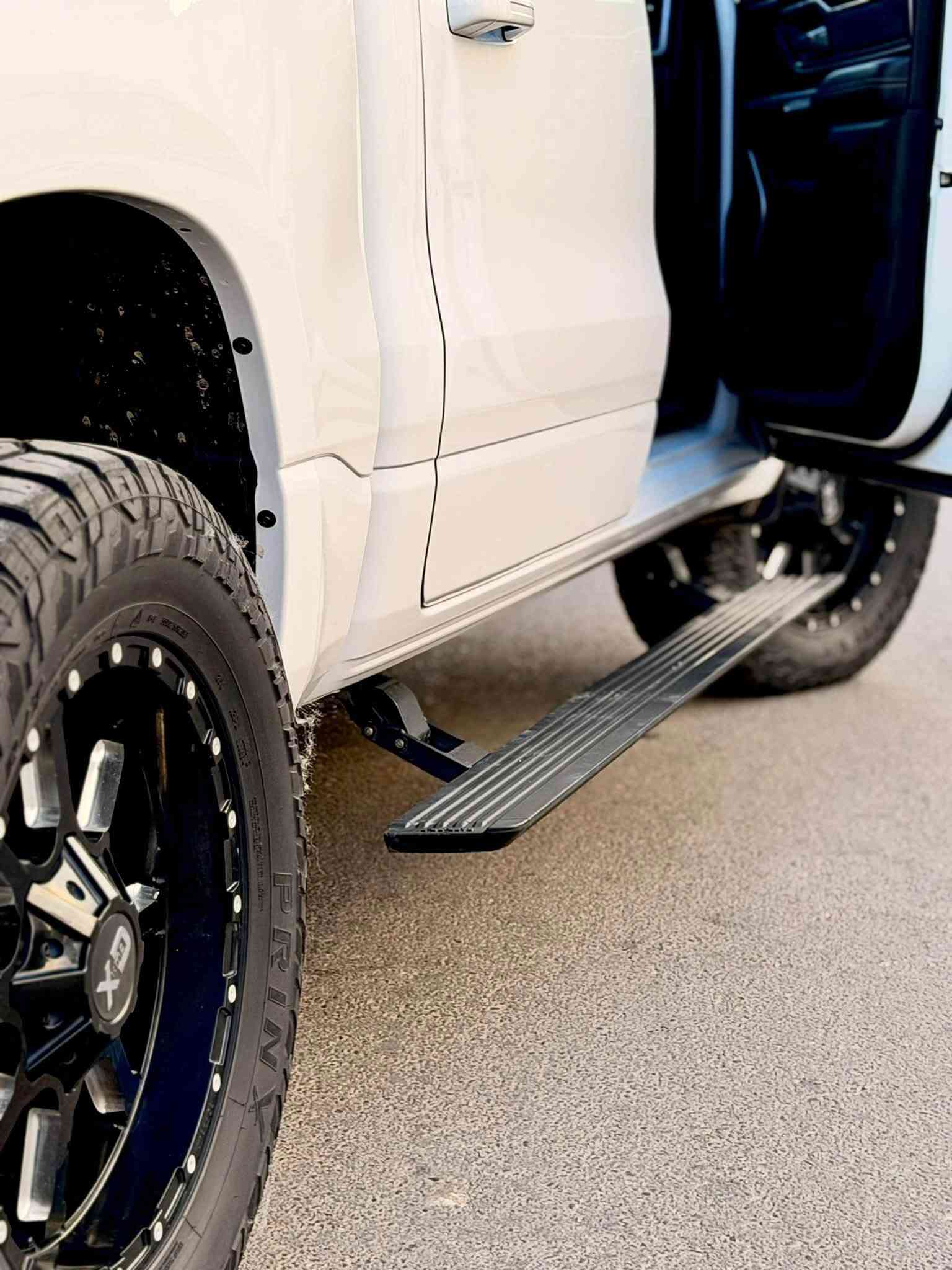 السلام عليكم دوج رام 2023 لارامي  وارد امريكي
Dodge Ram White Laramie 2023 5.7 V8
حجم المكينه : 5.700 V8
المسافة المقطوعه : 15 الف ميل
الضرر : كلين تايتل
الايرباك : سليم مطاك ولا ايرباك
#مواصفات
1.شاشه كبيره تسلا
2.بصمه
3.تشغيل عن بعد
4.كامرا
5.ويل كب
6.كشنات جلد
7.تدفئة تبريد بالكشنات
8.رادارات 360
9.كشنات كهرباء
10.لايتات لد + زنون
11.كشافات
12.اشاير بالمري
13.فور ويل 4x4
14.اتو ستوب
15.حساسات خلفي امامي
16.تايرات جبلي 
17.خزن ميموري
فول مواصفات مرقم بغداد
تفاصيل اكثر هذا رقمي  ***********
مكاني بغداد
