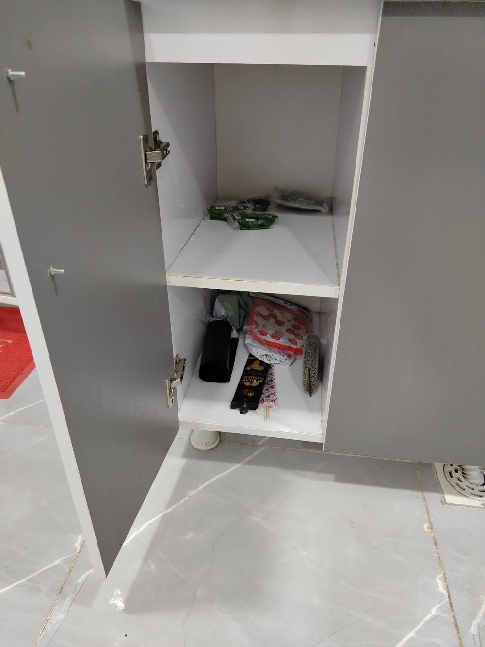 كاونتر خشب 3 قطع سنك مرمر مضيف استخدام قليل داخله نضيف تكمه 
250 وبي مجال
بغداد  الطارميه