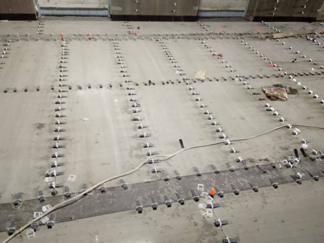 السلام عليكم متفرغ خلفات سيراميك درجه اولى تسليم مهندسين نشتغل سيراميك بورسلين جدران وارضيه مرمر باية ومرايه درج خبره 20 سنه بالعمل نشتغل بغداد فقط التزام بالموعد والعمل *********** متواجد واتساب

