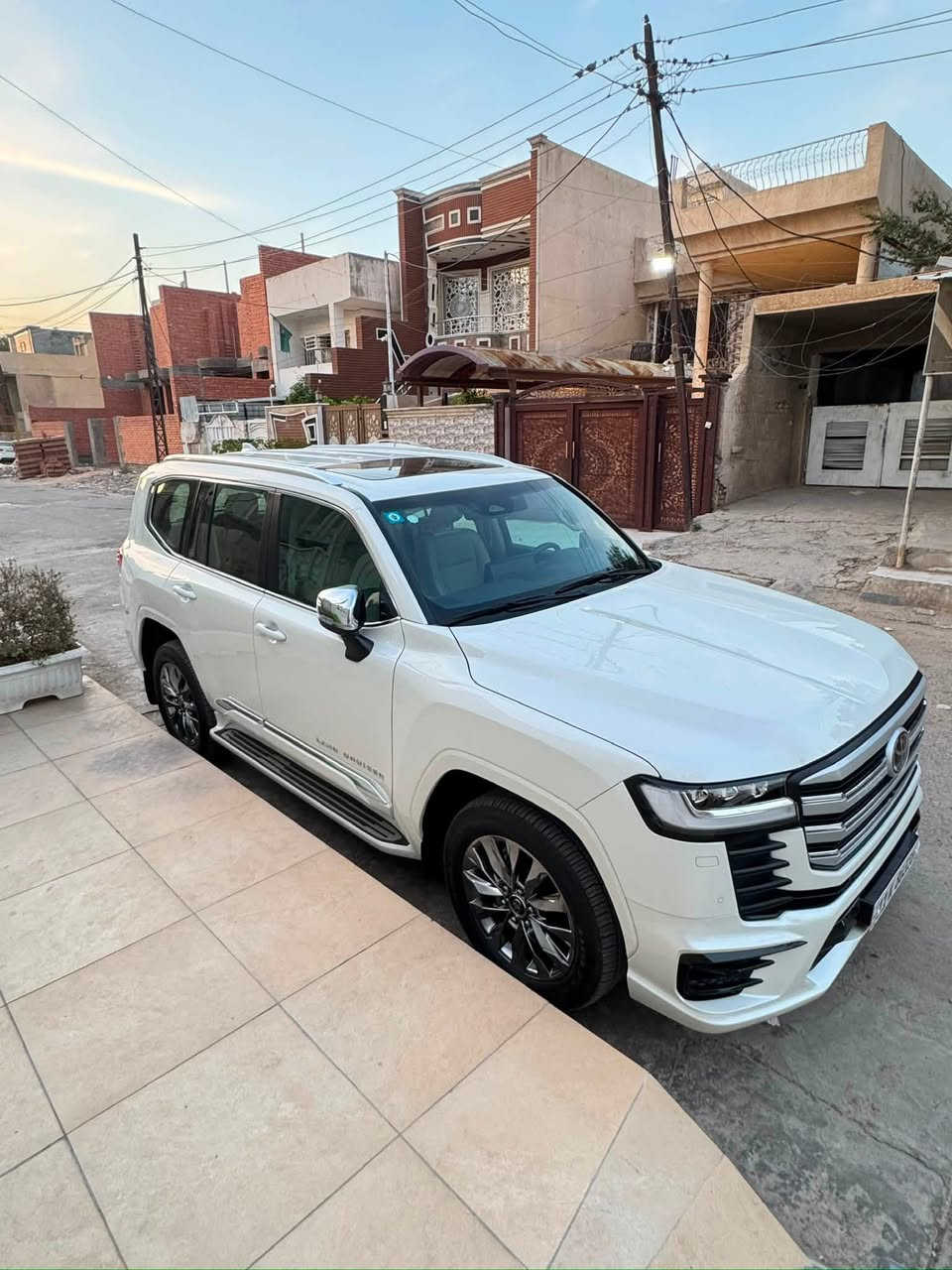 لاندكروز vx بريم أصلي موديل 2025 للبيع
ماشية 13 الف مغلفة افلام حماية بسعر 25 ورقة
مكفولة كفالة عامة سيارة جديدة عندي من الزيرو
السعر 79000 $
العنوان :
بغداد / البلديات
للاستفسار ألاتصال على الرقم :
***********
……………………………………….
ألمواصفات :
* ⁠الفئة:  LIMTED  /  VX تنفس طبيعي
* ⁠داخل جلد بيجي اصلي 
* محرك 6 سلند (4000 cc) 
* ⁠العداد (13 الف) رقم بغداد 
* ⁠رادار امامي - رادار خلفي - رادار جانبي (نقطة عمياء) 
* ⁠تحديد مسار قيادة ذاتية 
* ⁠شاحن وايرليس امامي شاحن وايرليس خلفي عدد (2)
* ⁠ابواب شفط دوسات نيكل هاندبريك بصمة لايت اوتو 
* ⁠ماوس تغير وضعيات القيادة 
* ⁠بصمة تشغيل بصمات ابواب عدد (5).
* ⁠سماعات تويتر (JpL) شاشة دجتل
* ⁠شاشة كبيرة اصلية شاشات خلفية عدد (2) 
* ⁠4 كامرات (360 درجة) اصلية 
* ⁠فتحة سقف (سلايت) 
* ⁠لايت ثلاث عدسات لماظات في الجنطة 
* ⁠*كرسي السايق ميموري (ذاكرة)* 
* ⁠الكراسي الامامية كهرباء 
* ⁠كراسي الامامية تبريد تدفئة 
* ⁠الكراسي الخلفية تبريد 
* ⁠كراسي (7) راكب كهرباء 
* ⁠مقاعد (7) راكب  فور ويل (4*4)
* ⁠ثلاجة وسطية جنطة كهرباء  
* ⁠داخل صاج تشغيل عن بعد
* ⁠علامة لاندكروز الضوئية بالابواب
* حساس امامي خلفي مري طي كهرباء مري جانبية نيكل 
* ⁠قبضات ابواب نيكب ترايش ابواب نيكل 
* السعر  (79000 $) رقم بغداد 
* العنوان :- بغداد / البلديات
* ⁠للاستفسار
(( *********** ))
