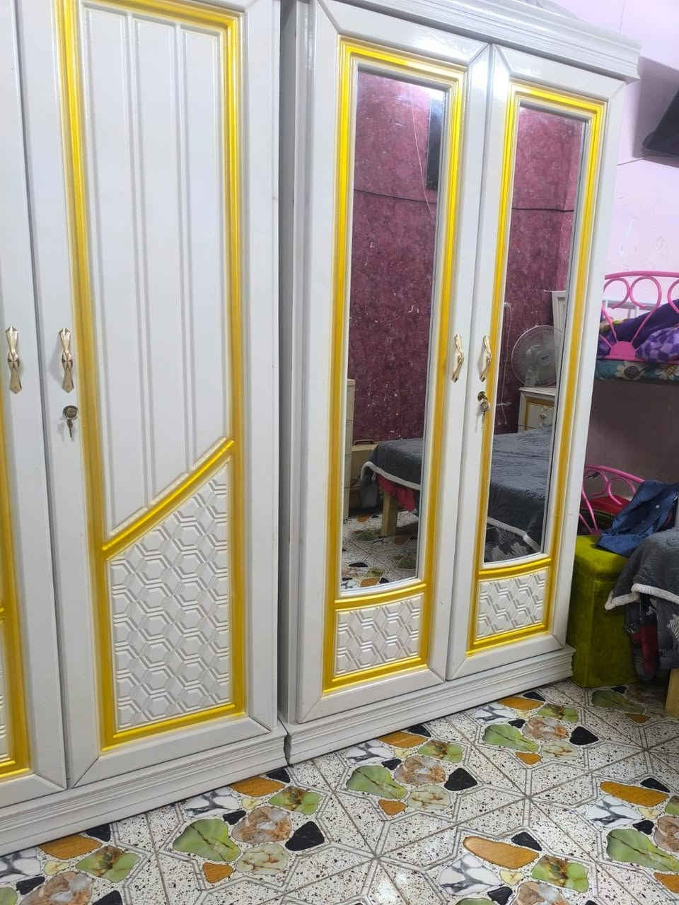 اعيد النشر بسبب الوعود الكاذبه
غرفه تسكام الخشب عراقي التصميم تركي
نضيفه ماصارلها هوايه من مشتريها 
السعر 900 وبيها مجال للشراي
المكان الناصريه مدينه الصدر 
لاستفسار مراسله او الاتصال بالرقم ***********
