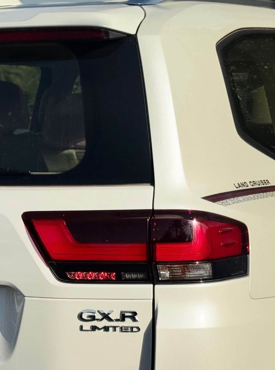 الوصف
GXR LIMITED/2025 لاند كروز
ماشية 6,000
مواصفات معروفة
4000 تنفس طبيعي
باب شفط
كامرات 360
صندوق كهرباء
تشغيل عن بعد ترحيب
مري كهرباء
تبريد مقاعد
***********

