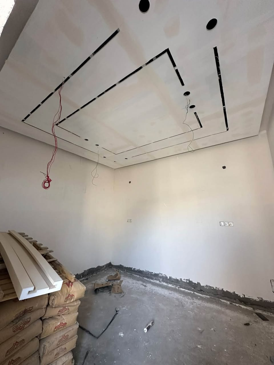 🏠 دار سكن للبيع – طابقين
📍 العنوان: البصرة – البهادية
📐 المساحة: 150 م²
📜 نوع الطابو: وقف سني، مسجل أصولي 100%

🔹 الطابق الأول:
• ديوان
• صالة
• مطبخ
• غرفتين منام
• صحيات داخلية وخارجية

🔹 الطابق الثاني:
• 3 غرف منام
• غرفتين منام عادية
• غرفة سويت
• طالة
• مطبخ
• صحيات

💰 السعر: 170 مليون قابل للتفاوض

📞 للاستفسار: ***********
