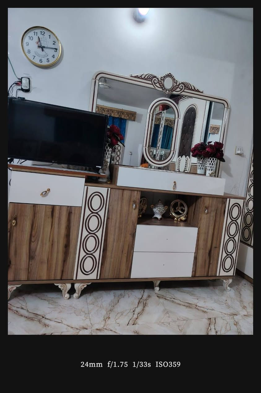 السلا عليكم عندي هذي الغرفه للبيع تركي درجة أوله الله يشهد مشتريها 3800 وهسه أريد انتقل البيت زغير وأريد ابيعها 11 قطعه ‏‪***********‬‏ وهذه رقمي

