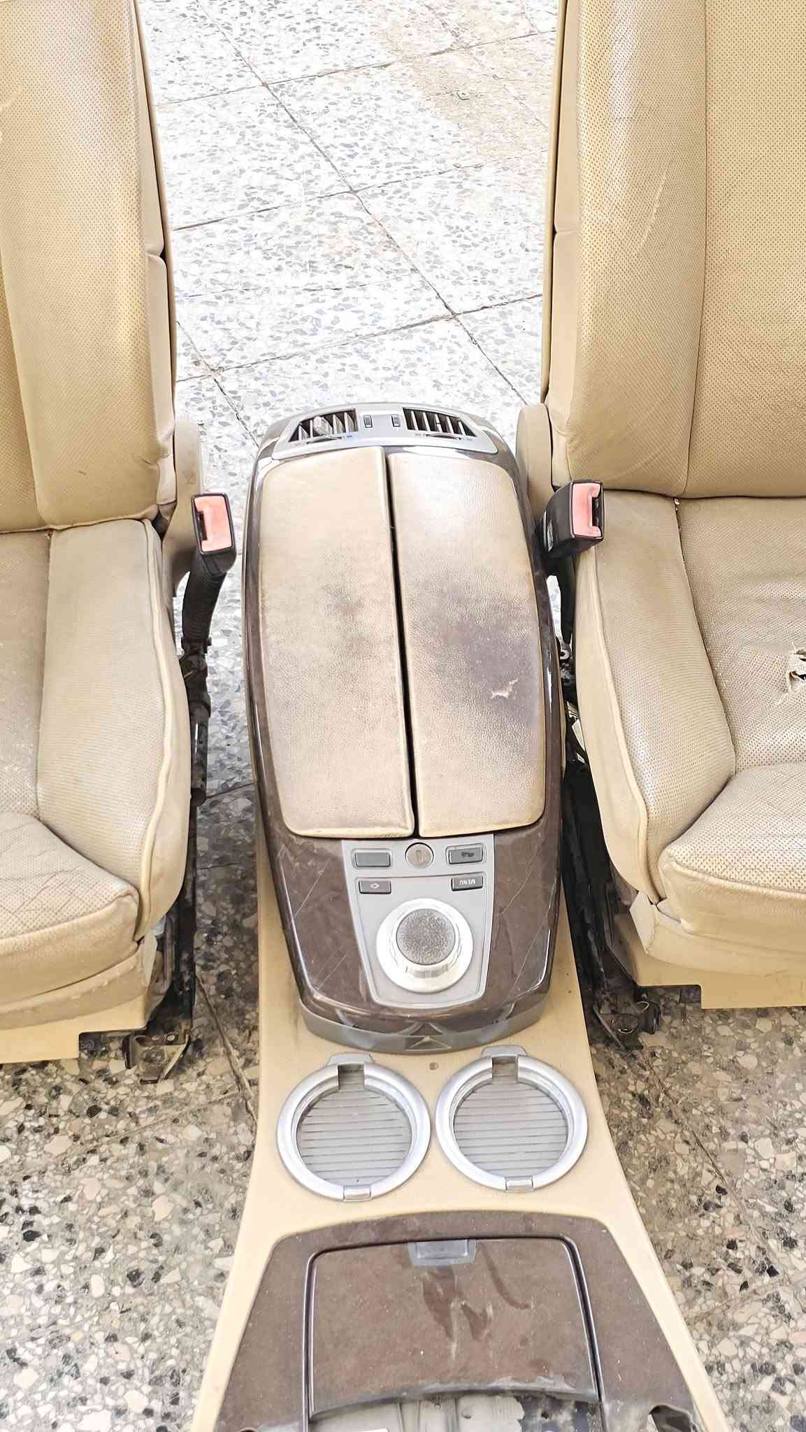 غرفه بيجي للبيع حلل واخذ
بيه فقط الكشنات الاماميه الجلد تعبان الباقي نظيفات ***********
العنوان بابل
