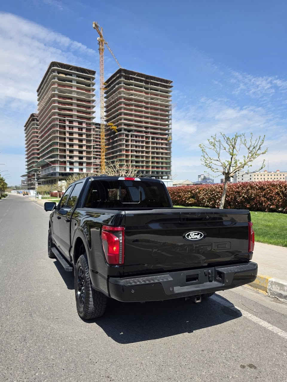 #f150للبيع
2024 XlT (fx4)
V6 3.5 turbo 

السعر: 355$$ 

ماشيه: 14000 mi
دبل أكسل(4x4)
قفل اكسل
٦ سلندر
كيجات دجتال
كشنات امامي هيتر
كشنات امامي تحكم كهرباء
سلم خلفي
كير طرح
كير ١٠ نمر
شاشة جبيرة
كاميرات ٣٦٠ درجة 
حساسات امامي خلفي
اشاير بل مري
نقطة عمياء
تشغيل عن بعد 
رادار امامي+ خلفي
مرايات هيتر 
باب طويل بدي قصير (المرغوب)
كير و محرك و أكسل حدادية كلة بشرط

 ٢ جاملغ امامي صبغ
بدون ارباك بدون دواخل بدون شاصي

مكان سيارة أربيل
للاستفسار: ***********
فقط بيع بدون مراوس
