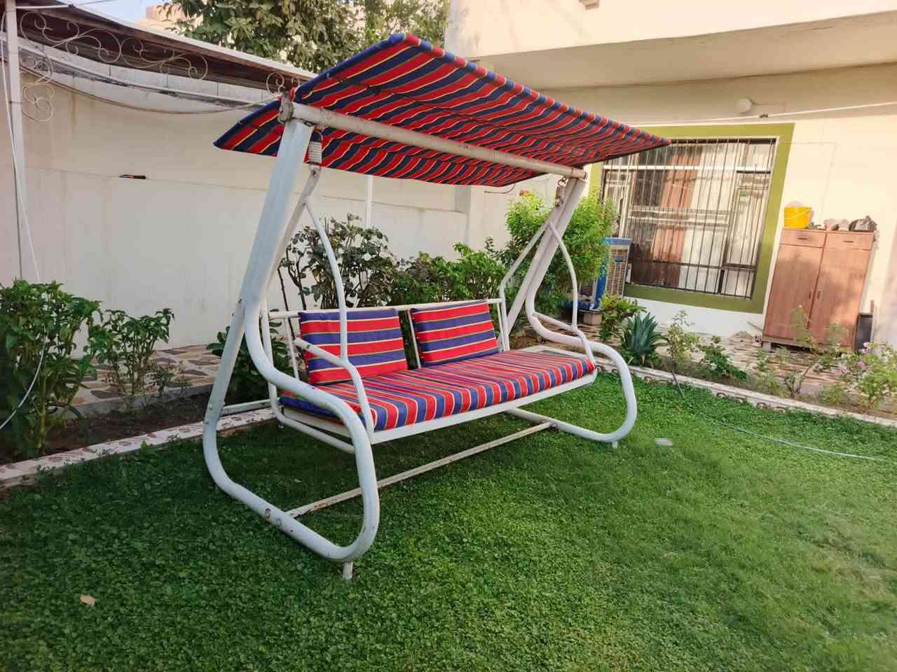 مرجوحه للبيع ***********
