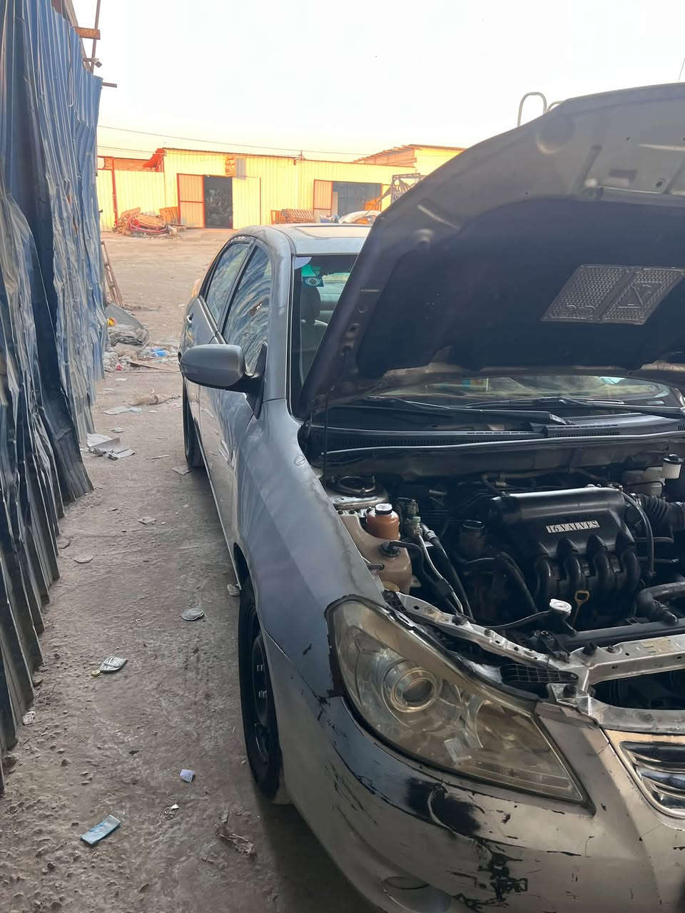 السلام عليكم BYD G3 السياره بلاديه على وضع الشركه بيها جراد واضح بل صور كير مكينه بلادي كير عادي السياره وخير من الله بيها ملاحضات بسيطه مكان السياره بغداد باسمي السعر المطلوب 58 ورقه 
تواصل ***********
