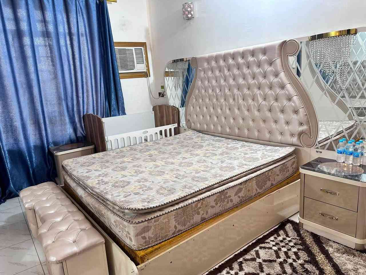 غرفه تركي للبيع مستخدم قليل خمس قطع بسعر مناسب عنوان كربلاء ***********
