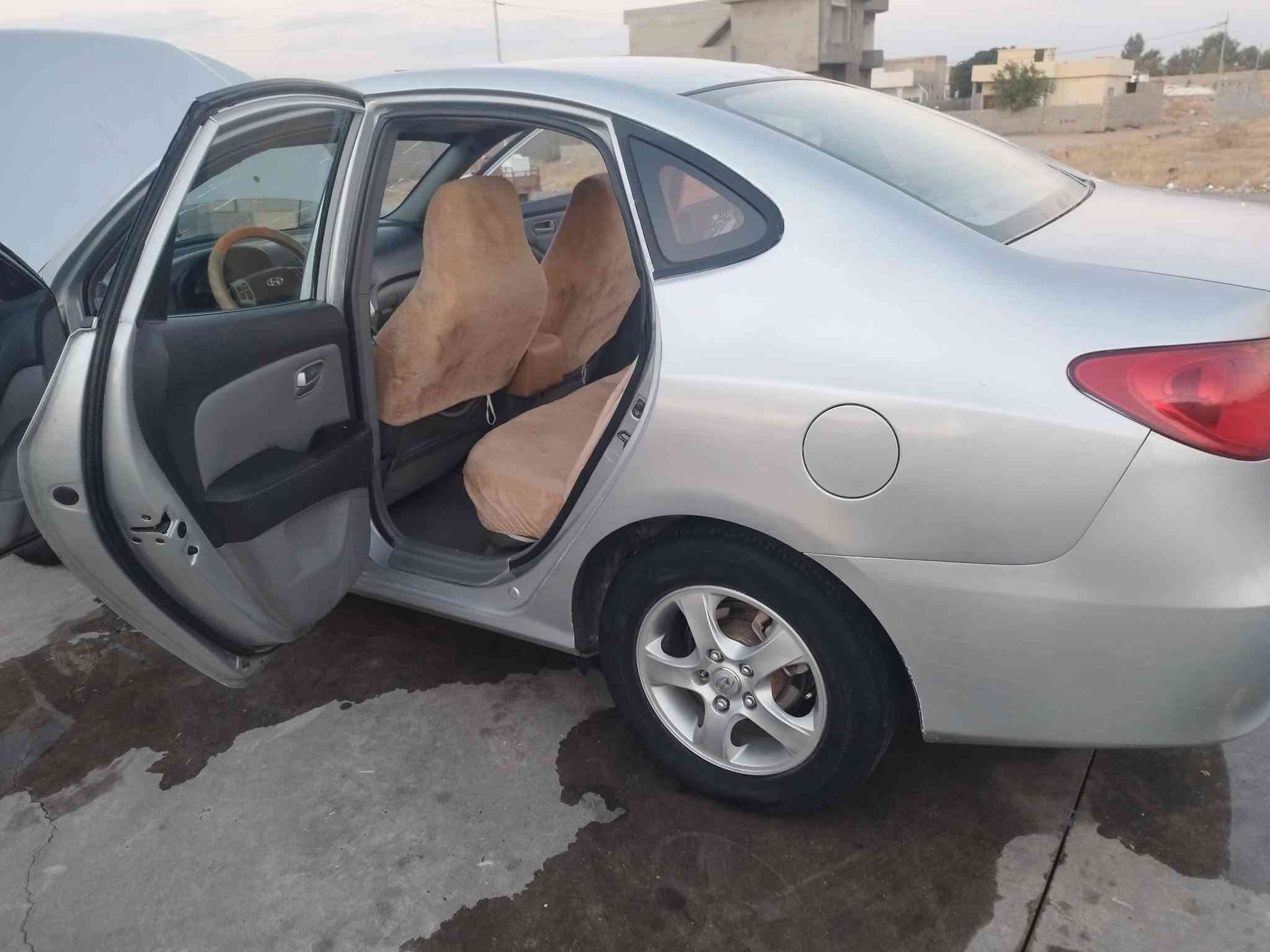 السلام عليكم للبيع 
افانتي2006 ادوات گص 
گير محرك شرط 
تبريد تدفئه شرط 
صدرها نص عُمر 
تخم تاير جديد
السياره نظيفه مال جناي 
سعرها 37 وبيها مجال 
ملاحضه : بيع فقط بدون مراوس 
مكان السياره ناحيه الزاب 
للأستفسار :‏‪***********‬‏
