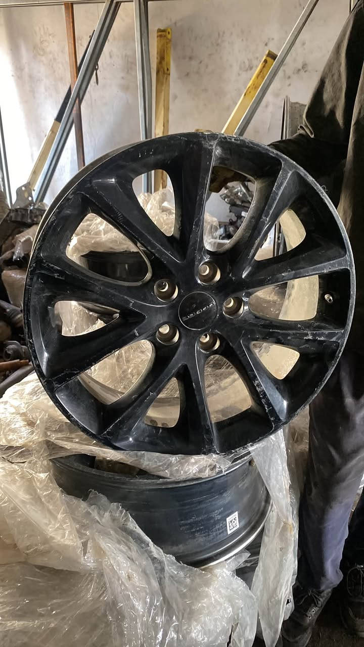 100$ اي  قطعه
***********‬
