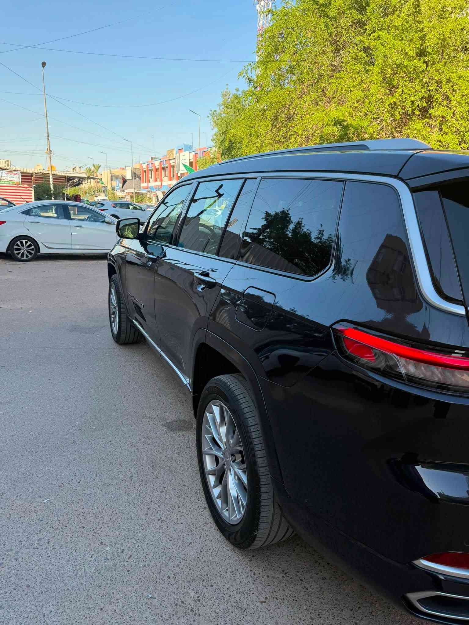 للبيع | Jeep Grand Cherokee L Summit 2023
🔹 فئة Summit (فل أوبشن)�🔹 7 ركاب ( لون نيلي غامق قليل جدا)�🔹 محرك 3.6L V6�🔹 وارد أمريكا�🔹 العداد: 19,800 ميل فقط�🔹 الحادث كان جهة باب السائق والباب الخلفي الأيسر�🔹 الأبواب مبدلة بنفس اللون (بدون صبغ)�🔹 مرقمة بغداد وجاهزة
✅ سيارة فاخرة تناسب العائلة�✅ مناسبة للرحلات والاستخدام اليومي والطرق الوعرة (Off-Road)�✅ تصميم رياضي يجمع بين الفخامة والأداء
📞 للاستفسار:***********
العرض $37000 قابل للتفاوض
