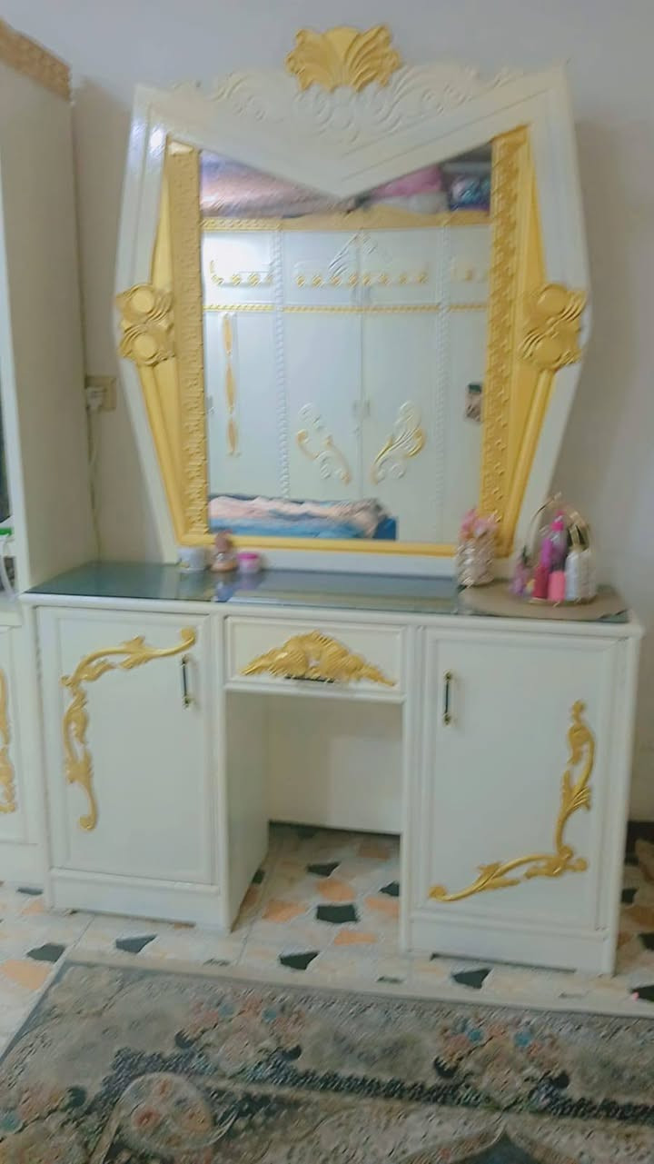 السلام عليكم غرفه نوم للبيع عراقي تصميم تركي السعر ٨٠٠
‏‪***********‬‏ بغداد قرب مجمع بسمايه
