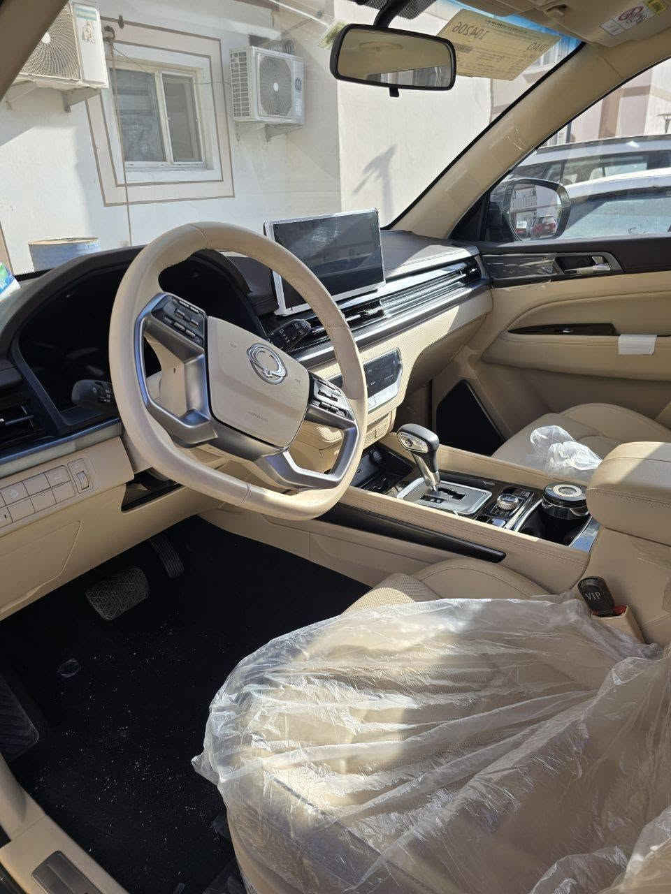 السلام عليكم
الوحش /  سيارة سانغ يونغ ريكستون صنع في كوريا اعلى فئة جديدة كفاله عامة من كلشي تحت الضمان ماشيه ٥ الف كيلو فقط ، دفع رباعي ٤*٤ محرك 2000 تربوا سيارة كانت دعاية تم شرائها قبل ٣ اشهر من مخزن  حمدان، السيارة رقم شمالي  حرة مو اقساط بأسمي تريد تحويل او وكالة، السعر المطلوب ٤٠ مليون عراقي مشتراها معروف ٤٦ مليون من الشركة . للراغبين التواصل على الرقم *********** العنوان البصرة مجمع الامل السكني رقم 1. البصرة, العراق
