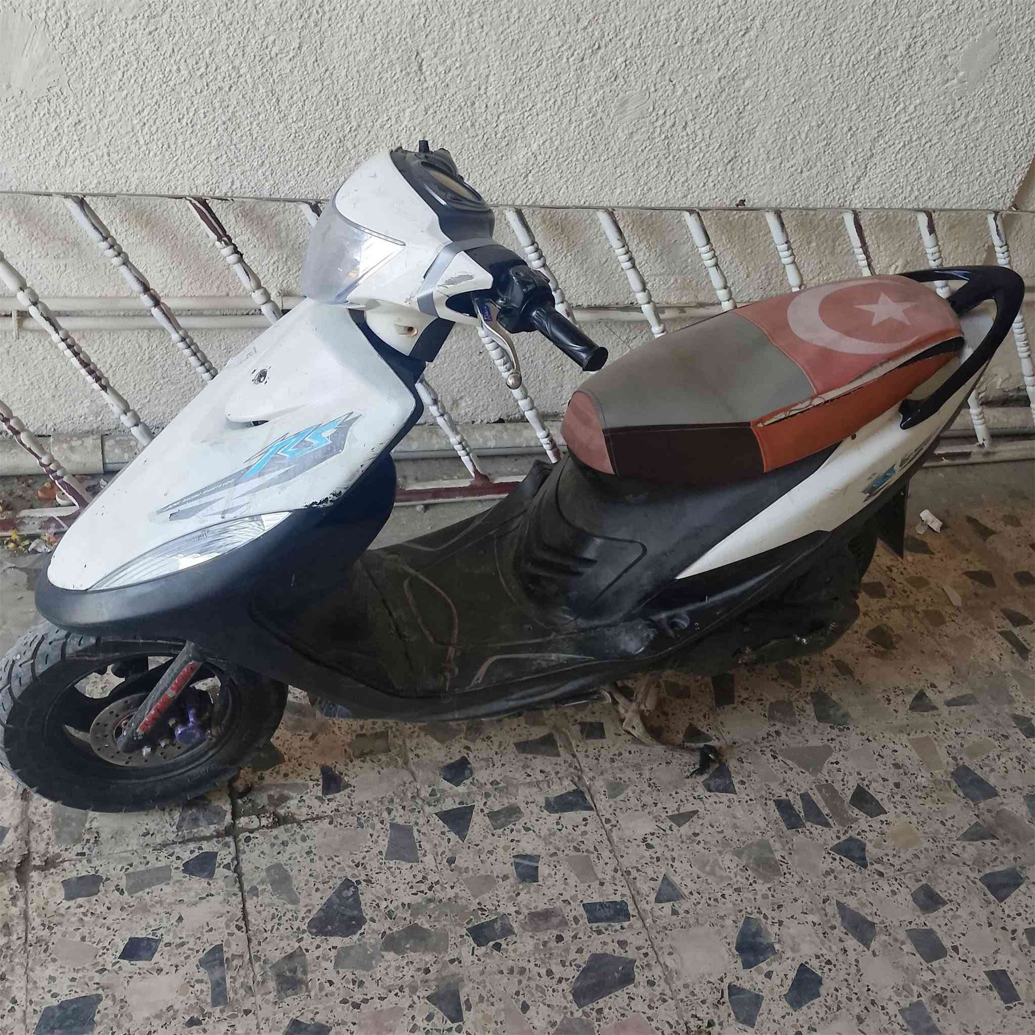 سلام عليكم ماكس عدله دراجه بلاديه مكينه خير من الله لا تنقص ولا تبخير سلف هندر كله شغال بيهه ملاحضات بسيطه سعر ٤٧٥ وبيه مجال *********** مكاني بغداد الشعله
