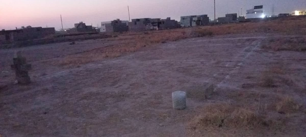 بسم الله ،،،،
قطعه ارض للبيع مساحته 125 متر موقعه خلف 
شارع 50 في البهراط وتكون قريبه عل شارع التبليط 
الاستفسار عل الرقم اتصال او  واتساب 
***********
