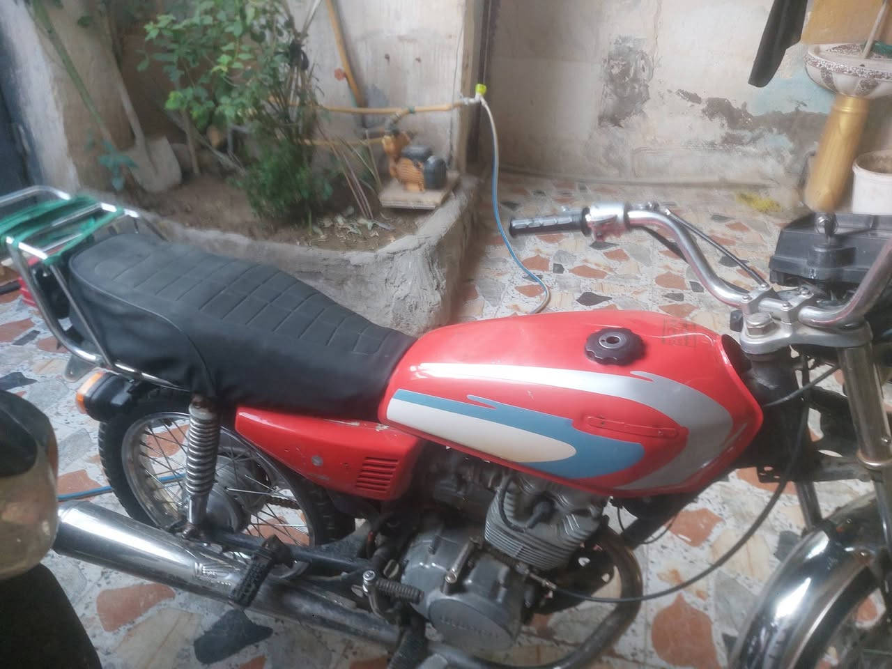 بدون تفاصيل