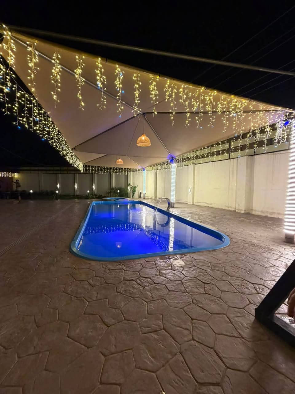 شركه شاطئ الامان لحجز المزارع
مزرعه في البعيثه
مسبح
غرف نوم
مطبخ كامل
مولد
كل ماتحتاجه من العوائل متوفر
للحجز عنوان الشركه واسط الصويره شارع المركز
***********
حجي ناصر@إشارة
