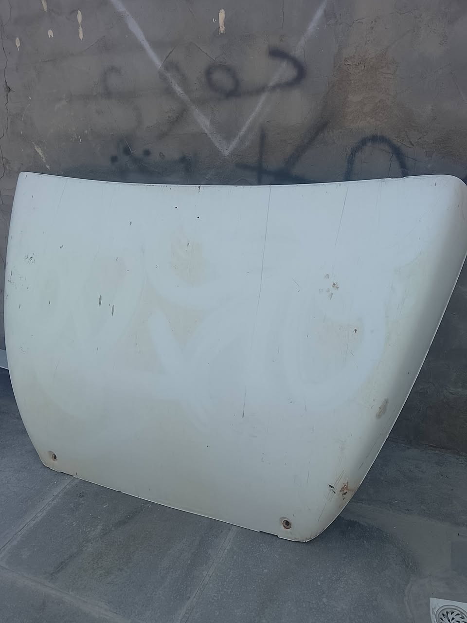 غالسلام عليكم كاسحه وزعانف مالي فيكم لكزس للبيع مكان بغداد كسر عطش 150 وبين مجال ***********
