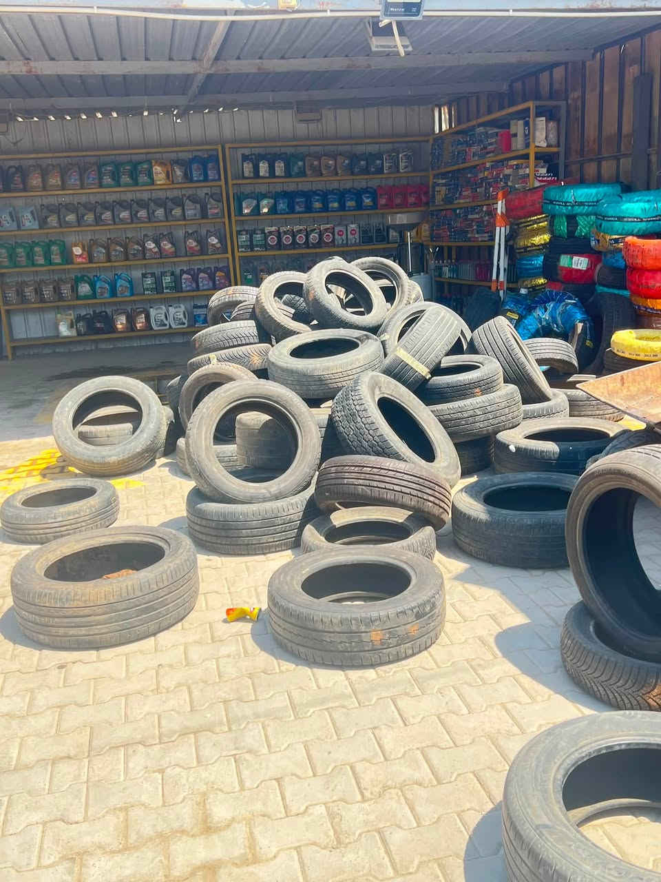 السلا عليكم
ابيع تايرات نضيفه  عندي جديد وباله ابيعهن  شلع قلع. بسعار مناسبه بسعر جمله 

العنوان المحاويل قرب معارض 

استفسار ***********
