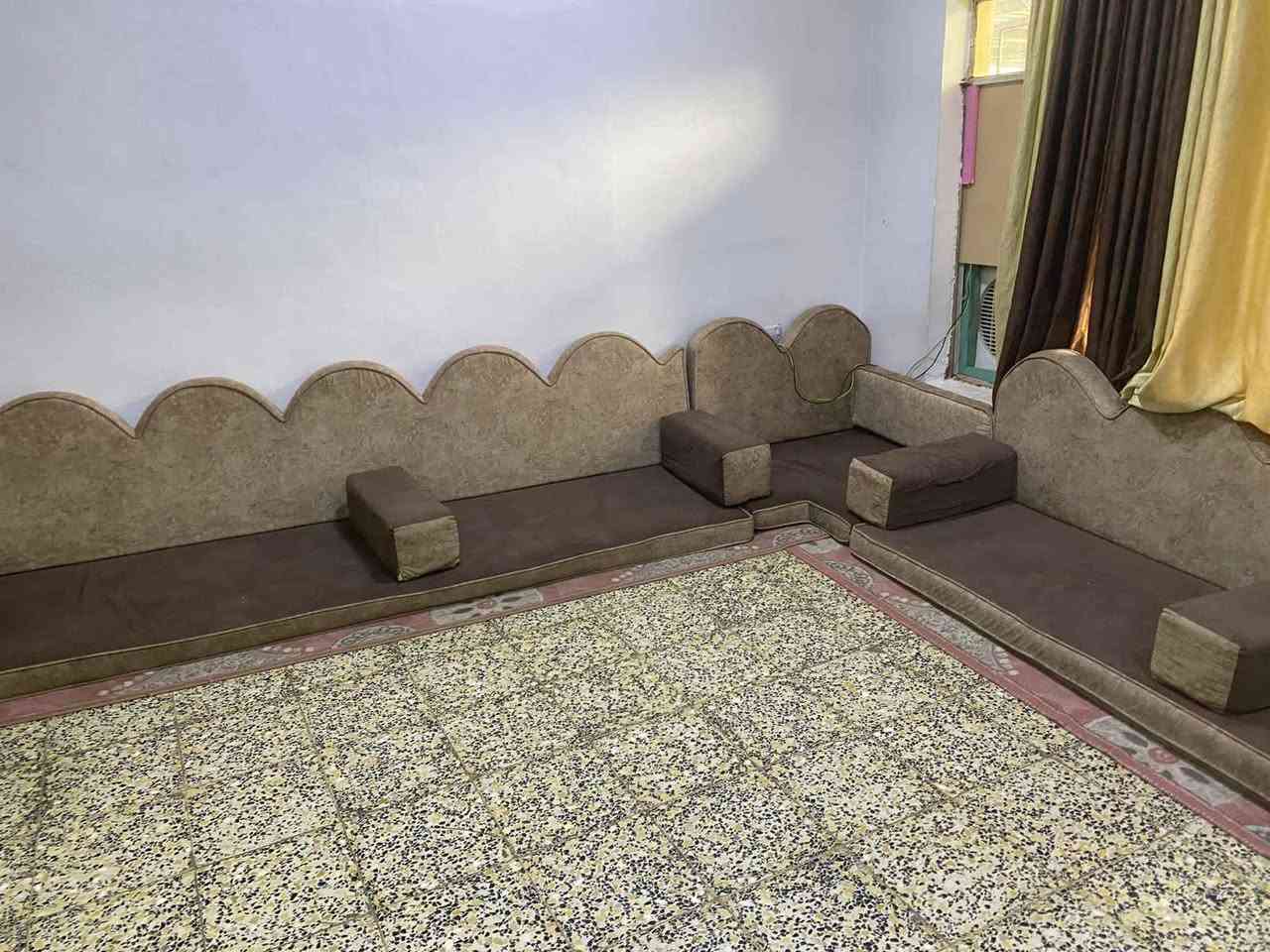السلام عليكم مكلف بالنشر گعده عربية للبيع حرف U  قياس 4 ب 4.40 ب 3 متر نضافة واضحه بالصورة اي عيب ما بيها شراي تعال خاص او اتصال *********** كركوك, العراق
