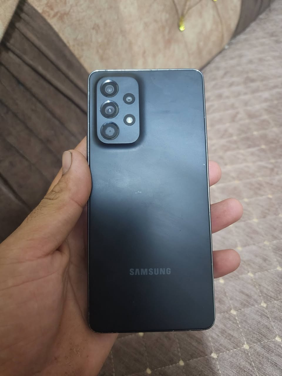 سامسنج اي ٥٣ فايف جي ذاكره ٢٥٦ الجهاز مبدل ضهر فقط الباقي كله بلادي الجهاز كله شغال مابي اي عيب نظافه الجهاز ١٠٠/٩٠
السعر ١٨٠ 
***********
