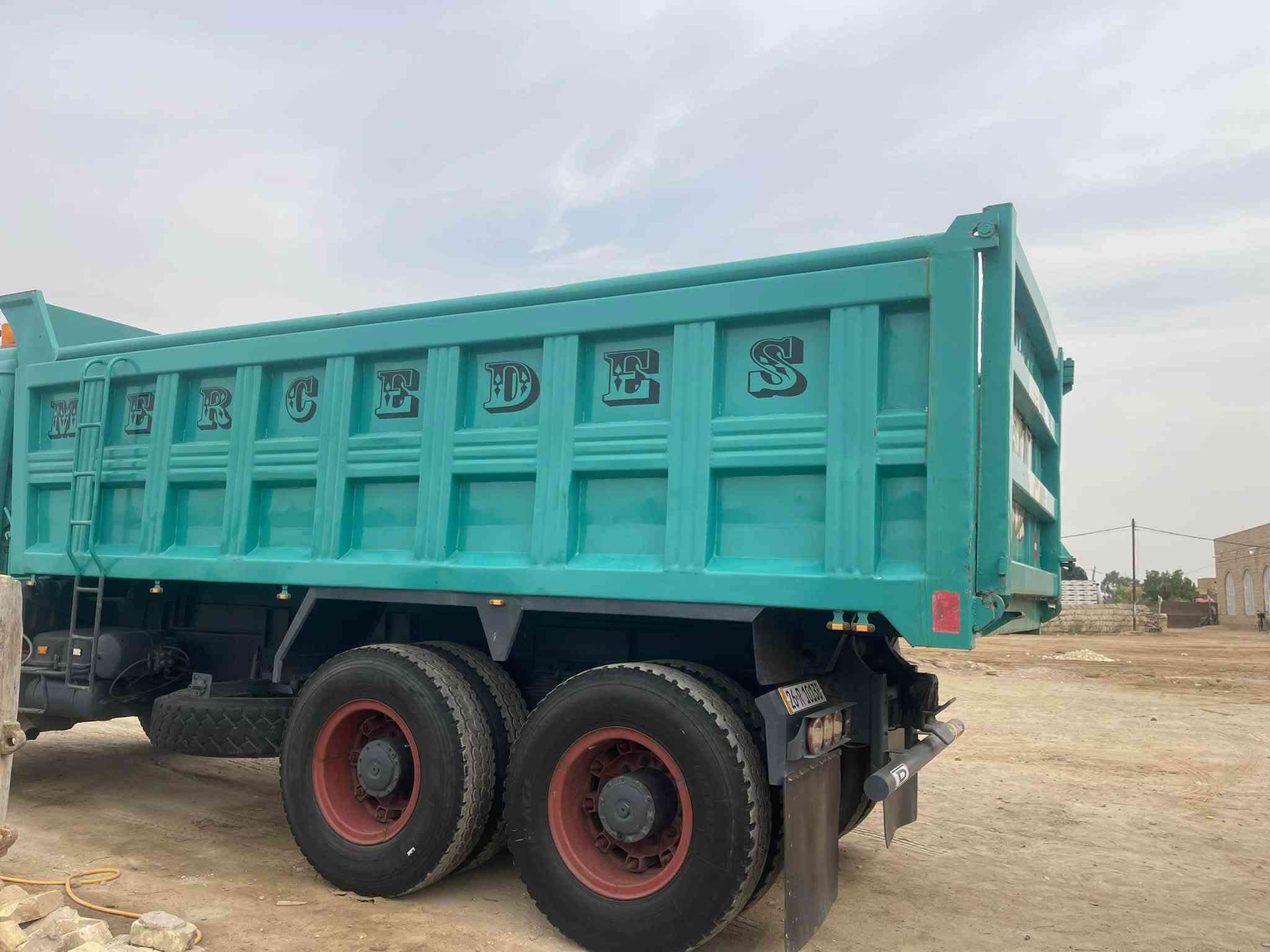 بدي علم للبيع جعب مايلر طول 5/90 سم جاهز ونج جديد كاعيه نضيفه باب دفتري وقلاب مكانه الديوانيه /***********
