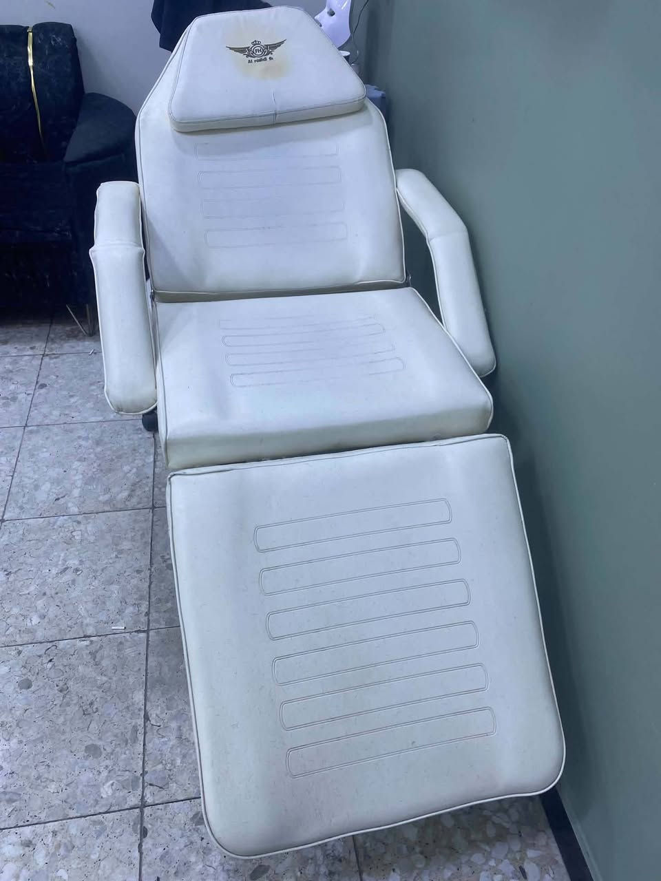 للبيع 
سدية لون ابيض نضيفة جدا كلشي مابيها 
مع جهاز هيدرفشل شغال كلشي مابي فقط السحب ضعيف
وكلشي شغال بي
 مع جهاز بخار عمودي الطاسة مفطورة فقط هدية
سعرهن كلهن 200 الف كلها بغداد حي جهاد ***********
