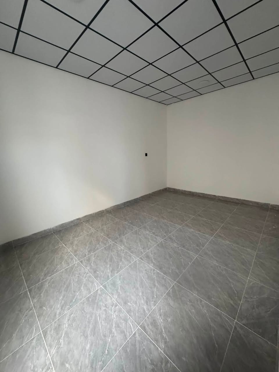 بيت 🏠 لبيع فول مواصفات(١١٥)متر بيها گراج  غرفتين نوم و استقبال و مطبخ و صحيات.
عنوان /دروازة
سعر ٤٥ مليون و مجال
***********
***********
