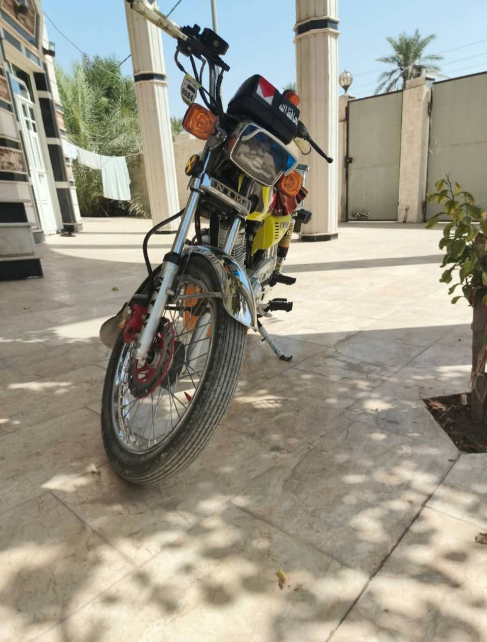 دراجه نامه امتياز شبه اصلي غراض اصليه محرك امتياز مديل 23 برغي ما مفتوح بيها رقم سنويه اوراق اصولي تاخذها مناه تدعيلي مناه الدراجه فول نضافه اضرارها بريك كدام مكسور فقط اليده دسكات موجوده فول نضافه مثل ما تشوف السعر مليون وميه وبيها مجال رقم *********** عنوان كربلاء قضاء عين تمر متوفر واتساب اذا تحب تتصل علا واتساب
