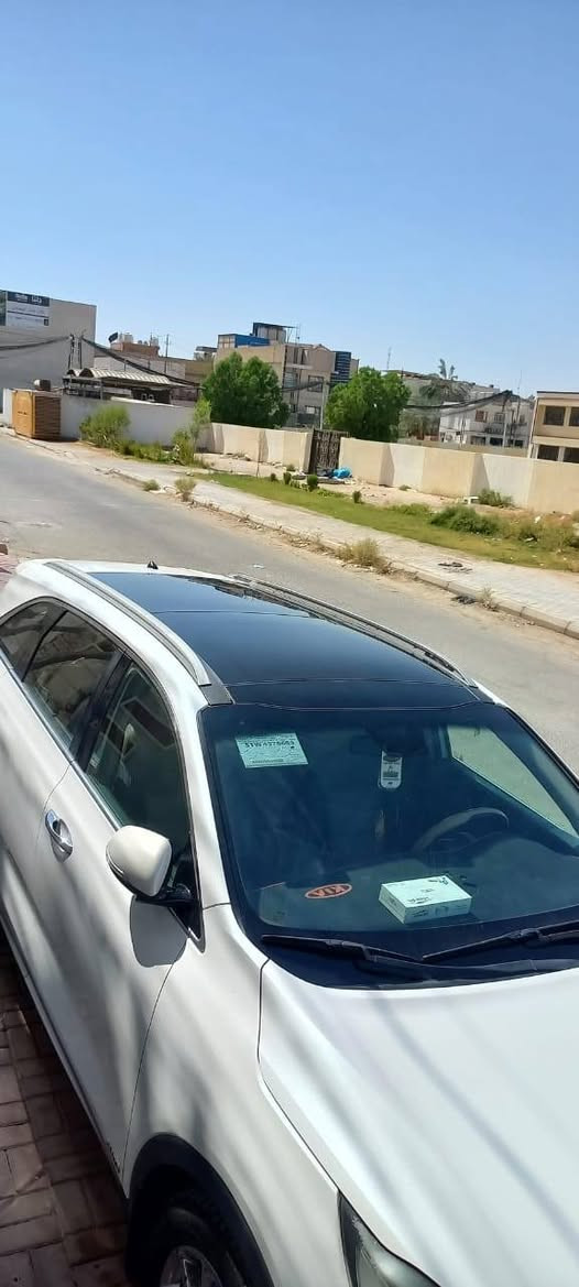 السلام عليكم ورحمة الله وبركاته
سورينتو2016 فوول مواصفات ما عدا الجنطة🚗 
هزه كامل↕️✔️ رقم إنجليزي ✔️ كامل سنويه✔️ مجدده 2032كامل✔️ مشروع وطني ✔️ ثاني يوم تتحول الم✔️ 
محرك ٦ سلندر ٣٣٠٠🚗دوش 
كير AT ٦ نمر🚀 
290 حصان🚀 
عزم 343 نيوتن🚀 
لون ابيض صدفي⬜
دفع رباعي 🛞 🛞 🛞 🛞 AWD
إطار كروم ويدات كروم ▶️ 
3 أنظمة قيادة 
7 مقاعد 💺 
بانورما 🌃
مقاعد تدفئة تبريد 🧊🏜️
٣ قطع تبريد 🧊 
شاشة جديدة ابل كار بلاي اندرويد اوتو 🖥️ 
مقاعد جلد💺
بردة للمقاعد الخلفيه 🏴
كامره خلفيه📷
السيارة ماشية 123،000كيلو متر
الك: قطعة صبغ الي هيه الجنطة.
وبارد شويه 
السعر 190 ورقه وبيه مجال حك الجيه ورقه ورقتين
المكان كربلاء
***********
مصلح كازكيت
