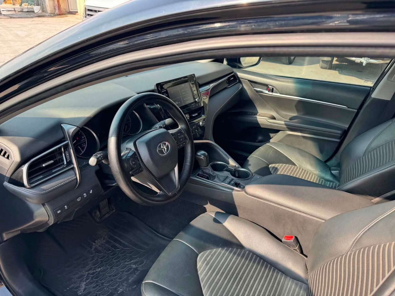 بسم اللّٰه الرحمن الرحيم
بەناوی خودای گەورە 
Toyota camry 2022
تۆیۆتا کامری مۆدێل ٢٠٢٢
مواسەفات SE 
دەبل ئەکسل AWD
85 mil ڕۆشتووە 
چوار مۆدی لی خورین
Eco Normal Sport 
گێر ئۆتۆماتیک گێر لە سوکان گێر سپۆرت کوشن کارەبای کوشن جلد بەسمە ئاوینە ڕادار 
سەیارەکە زۆر زۆر جوان و پاکە گیر مەکینە کارەبای هەموو گیانی بە شەرت 
سەیارەکە زۆر زۆر جوان و پاکە کامیل سیرفزی بۆکراوە کارپلەی تەحدیل سورحە شاشە کامیرا لایت لید و حەدەسە
ڕادار بەردی سالەنسا بە شەرت 
سەیارەکە بۆنیت و چەمەلاخی سەکن بۆیاخە کەمیک ناوی گرتوە قرنجیکی کەمی هەیە 
ئەرباگ سوکان و شان تەقیوە سیستەم
 سەیارەکە توند و تۆڵە هەموو شتێکی بە شەرت چوار تایە و ویلی لۆکی لە ژیرە هەموو شتێکی بیلادیە و بەشەرت  هەموو شتێکی بە شەرت 
سەیارەکە بە شەرتی وەکالە و بەناو کردن رەقەم سەنەوی تازەیە 
ناونیشان ڕانیە حاجیاوا 
فایبەر وەتس ئەپ 
***********
*********** السليمانية, العراق
