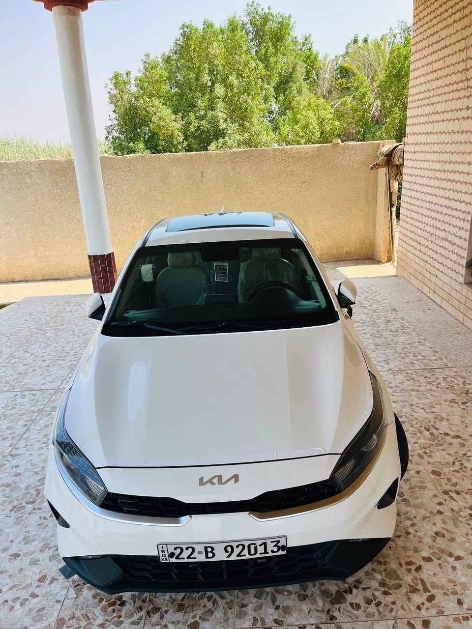 سلام عليكم 
للبيع سيراتو موديل 24 
كفاله عامه فول مواصفات 
محرك 2000 
سعر 185 وبيها مجال قليل 
مكان واسط شحيميه
***********
