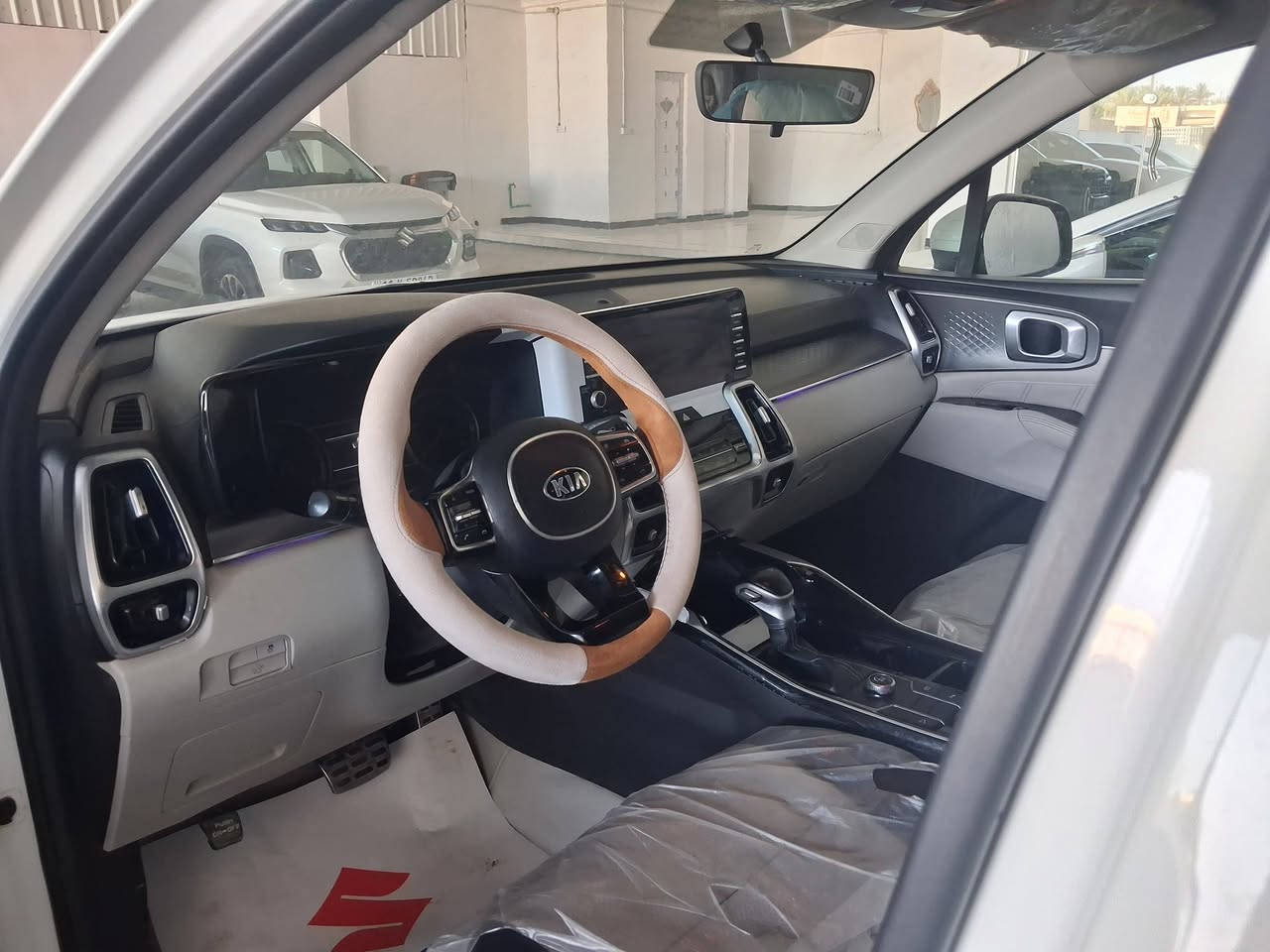سورنتو موديل 2021 فول مواصفات 
محرك 6سلندر 
رقم بغداد انكليزي 
كفاله عامه 
مكانه واسط الزبيديه 
***********
سعر 245وبيه مجال
