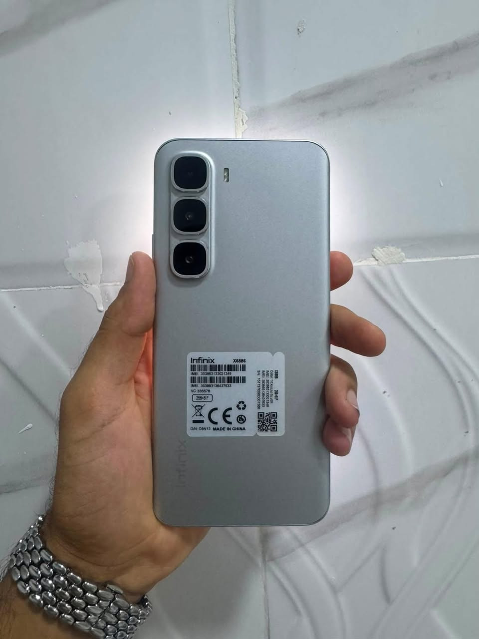 السلام عليكم انفنكس للبيع Infinix X6886
ذاكرة 256 رام 8+5
نظيف 
السعر 350
رقم *********** واتس اب
