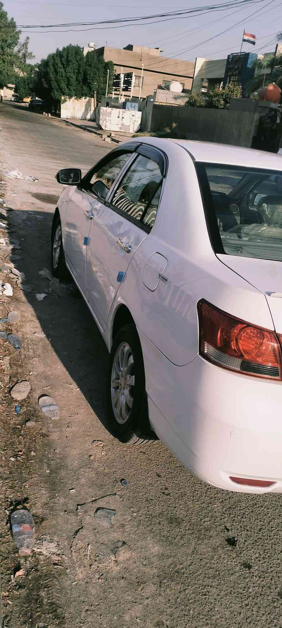 اللهم صل على محمد وال محمد
بي واي ديg3 موديل 2013
فول مواصفات 
كهربائيات شغالة 
بيها خياسات بالباب الخلفي مرشوشة 
كير محرك خير من الله 
كشنات جلد 
سيارة مال بيت 
ماشية 180 
رقمها بغداد تحويل ثاني يوم بأسمي مو غير شخص 
التبريد عاطل بي كلج مال كمبريسر 
سعرها 50 وبيه مجال للشراي 
*********** 
متوفر واتساب
