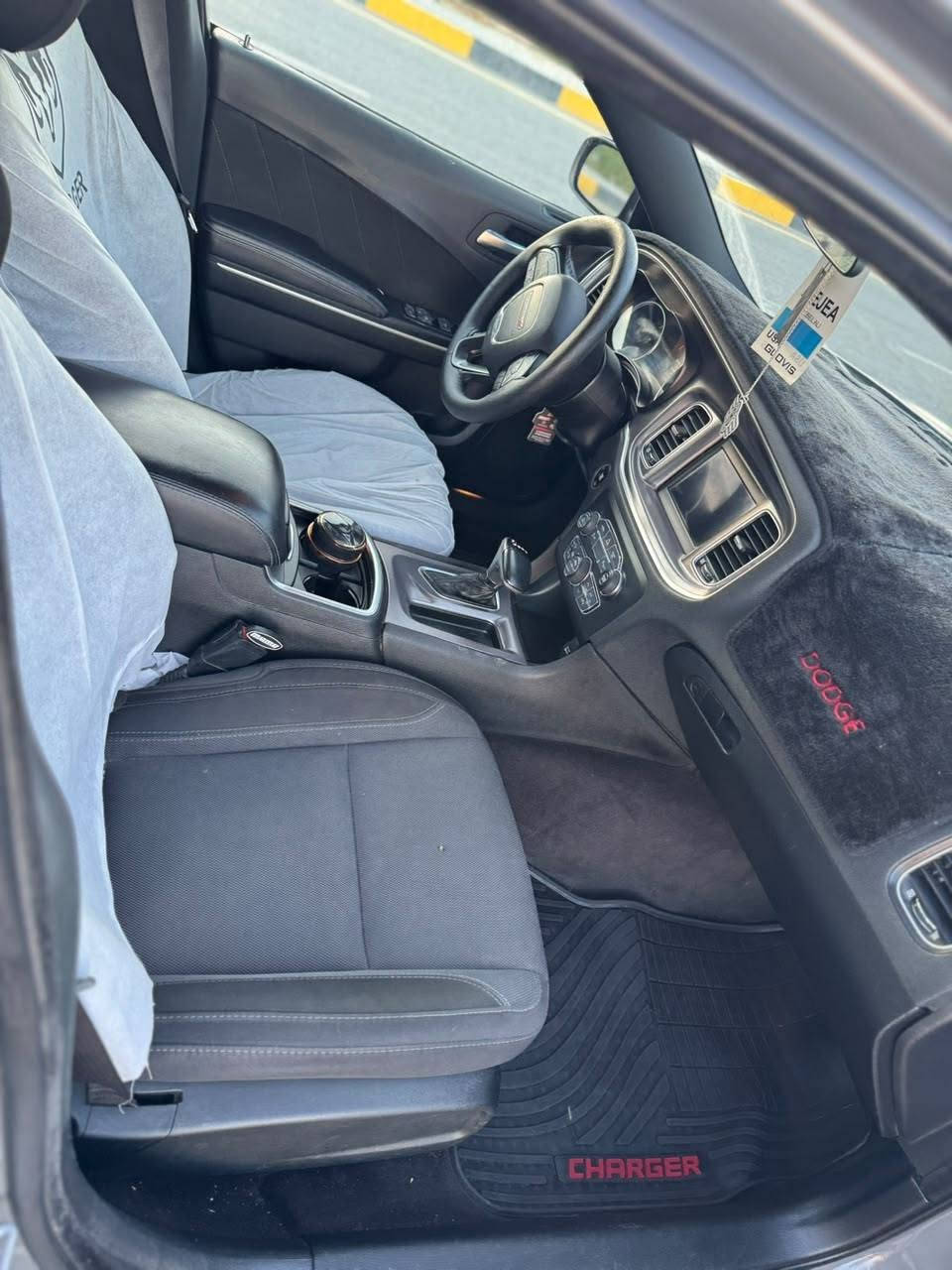 جارجر 2019 SXT لون مميز سمنتي ماشيه 81 ألف حقيقي تو ويل المرغوب محرك 6 سلندر 3600 وارد كندي سياره حيل نضيفه وما متعوبه بحالة الوكاله استخدام شخصي بجم كبس ايرباكات كلها سليمه وكتلوكات الشركه كلها موجوده بأسمي تحويل ثاني يوم رقم اربيل الجديد
المواصفات:
بصمة تشغيل 
بصمة ابواب
تشغيل عن بعد
حساسات 360 درجه 
تبريد قطعتين
لدات امامي
لدات خلفيه 
بلاجكتور زينون 
لايت زينون
ويل كب 20
كاميرا خلفيه
شاشه كبيره
تحكمات ستيرن جهتين
كير طياره 
تبريد منفصل
مكفولة كفالة عامه حتى الدعاميات  
الموقع : موصل الايسر 
***********
***********
