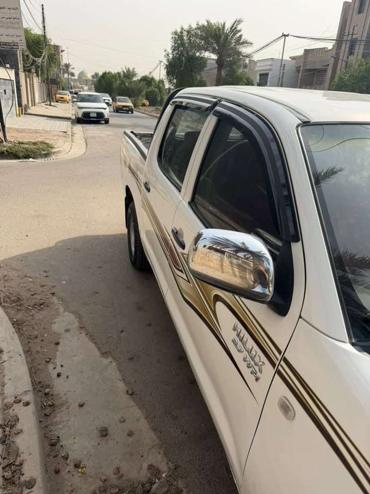 هايلوكس • ٢٠٠٧ • مصبوغة